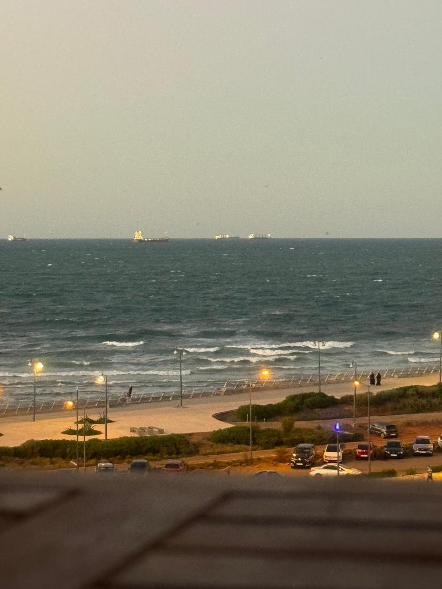 Modern Apartment Opposite The Hassan2 Mosque, Very Well Equipped And Stylish, 85 M2 With Gym And Direct Sea View With Underground Garage , Prohibits Unmarried Couples Of Arab Origin Casablanca Eksteriør bilde